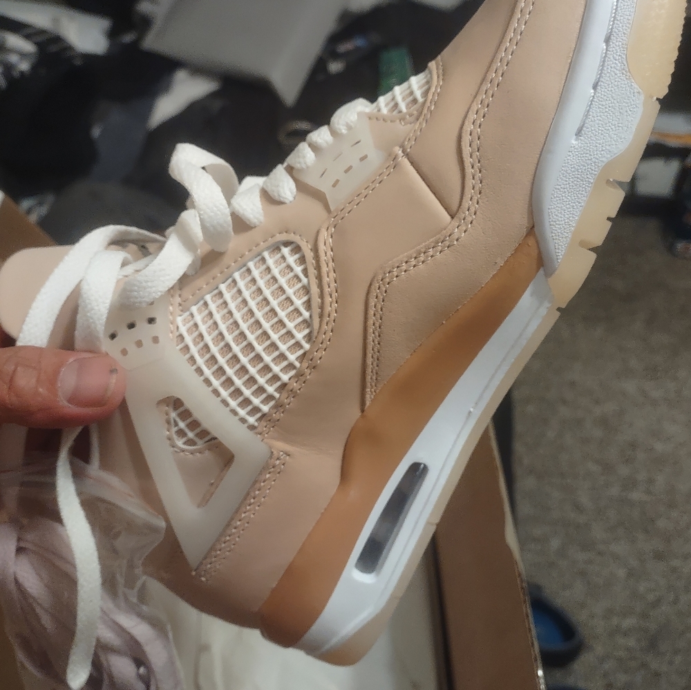 Jordan 4 - Picture 4 of 5